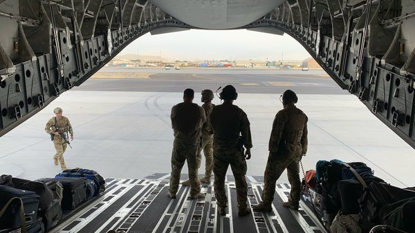 EEUU da por concluida su misión militar en Afganistán, tras 20 años de guerra