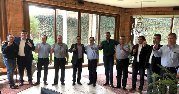 La Nación / Dirigencia colorada en Paraguarí sella unidad en favor de la Lista 1