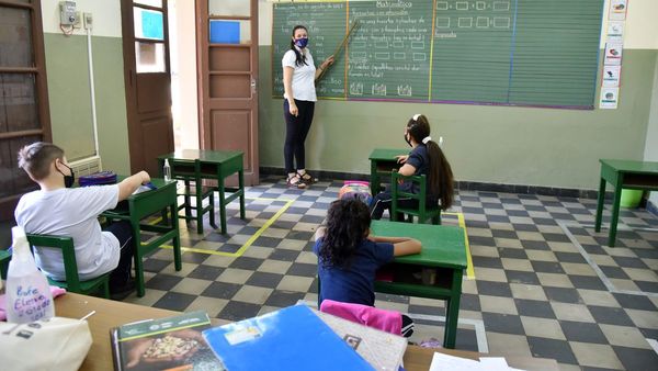 Escasa presencialidad y los mismos dramas se vieron en regreso a aulas