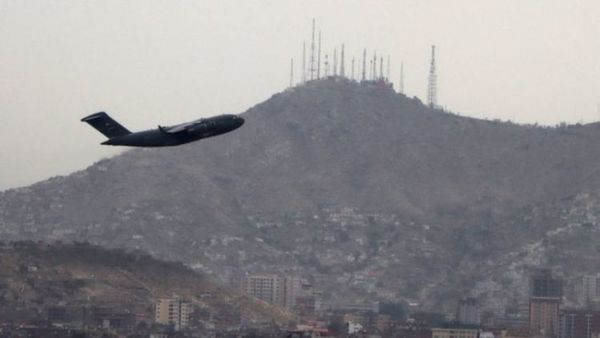 "El final de una misión de 20 años": EE.UU. completa su retirada del país tras la partida de los últimos vuelos desde Kabul