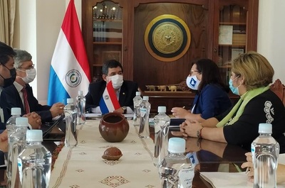 Enfermeros y autoridades del Ejecutivo definieron detalles de ley de carrera profesional