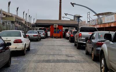 PERSONAS CON TERMINACIONES DE CÉDULA 4, 5 Y 6 RECIBEN SEGUNDAS DOSIS