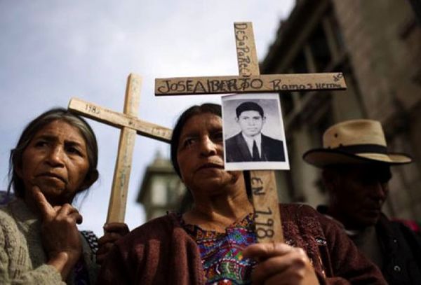 Guatemala juzgará por genocidio a dos exgenerales del Ejército