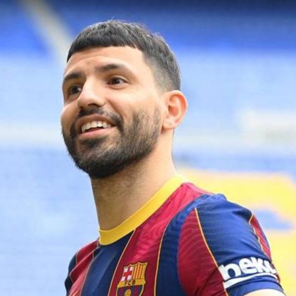 Busquets y Alba se rebajan el sueldo e inscriben al Kun | El Independiente
