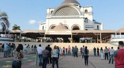 Evalúan posibilidad de que sólo quiénes se hayan vacunado ingresen el 8 de diciembre a la Basílica de Caacupé