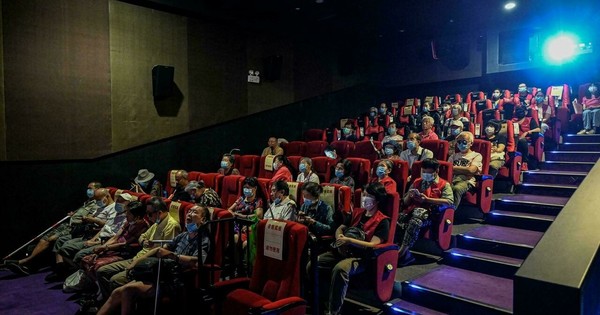 La Nación / Cine chino permite a los ciegos “ver” las películas