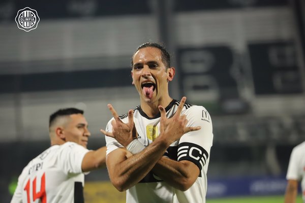 ¡Sorpresivo! Roque Santa Cruz, a un paso de dejar Olimpia y firmar por Libertad - Megacadena — Últimas Noticias de Paraguay