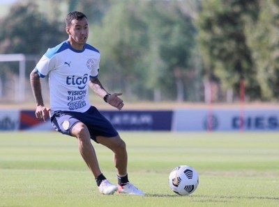 Fútbol táctico, en el primer entrenamiento del día - APF