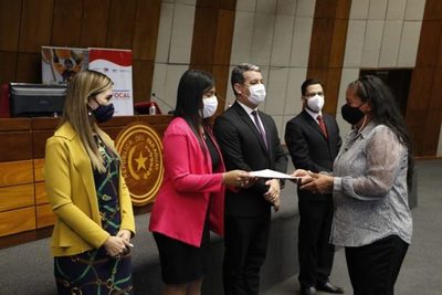 Sinafocal entregó certificados y credenciales a instructores capacitados - El Trueno