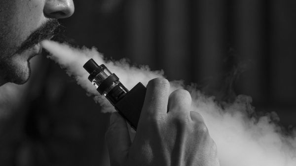 Salud alerta sobre el uso de cigarrillos electrónicos