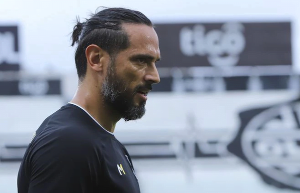 Finalmente Roque Santa Cruz no se va del Olimpia - Noticiero Paraguay