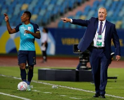 Ecuador prepara estrategia para romper el encierro de Paraguay - Fútbol Internacional - ABC Color