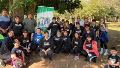 Diario HOY | Fans de Alejandro Sanz en Paraguay celebran sus 30 años de carrera, plantando árboles