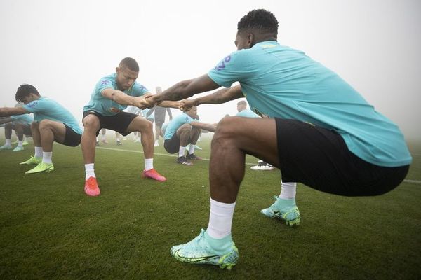 Brasil entrena completo por primera vez a dos días del partido con Chile - Fútbol Internacional - ABC Color