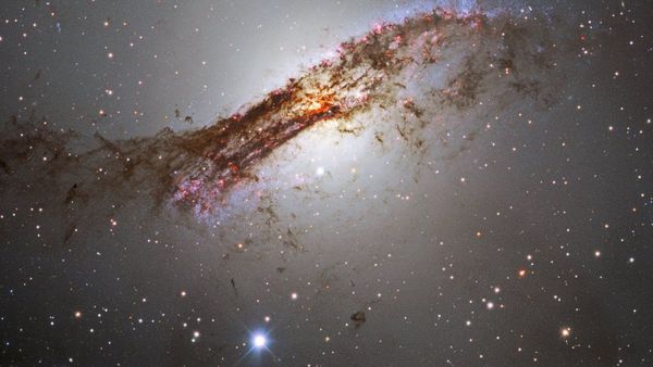Desde Chile fotografían con gran detalle a la galaxia Centaurus A