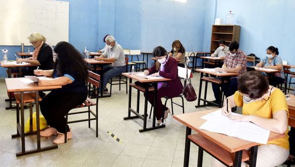 El 85% de docentes reprobó examen de concurso para cargo de directores - Nacionales - ABC Color