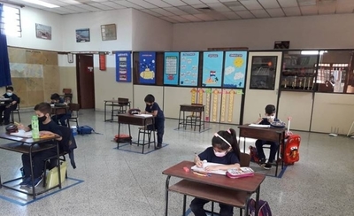 Diario HOY | Aulas deben tener abiertas las puertas y ventanas, advierte Salud