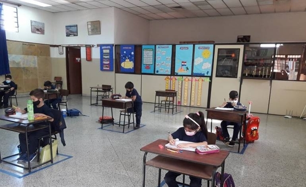 Diario HOY | Aulas deben tener abiertas las puertas y ventanas, advierte Salud