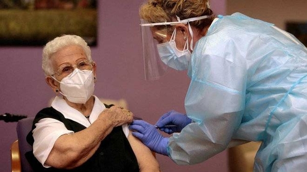 Diario HOY | España alcanza el 70% de su población vacunada