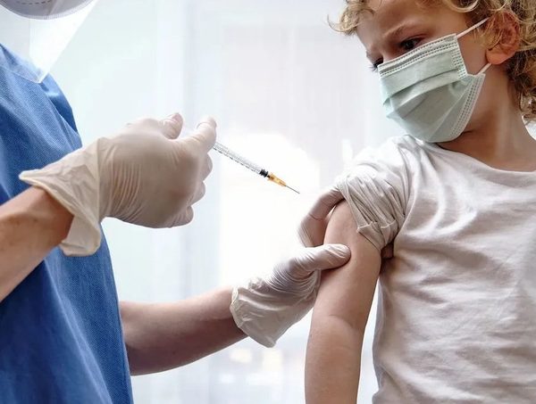 Covid-19: vacunas pediátricas de Pfizer llegarían a Paraguay en enero · Radio Monumental 1080 AM