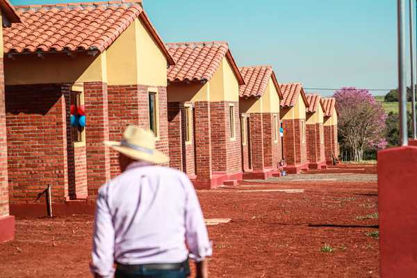 Familias de Santa María de Fe acceden a viviendas dignas construidas por el Gobierno | .::Agencia IP::.