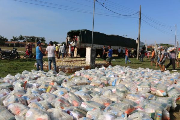 Yacyretá asiste con víveres a pescadores de Ñeembucú - El Trueno