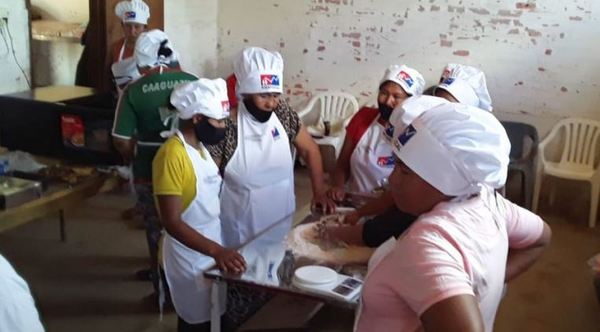 Mujeres de comunidades indígenas de Filadelfia participan del curso de panadería y confitería