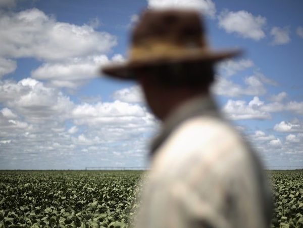 Asociación de Trabajadores Rurales denuncian malos tratos · Radio Monumental 1080 AM
