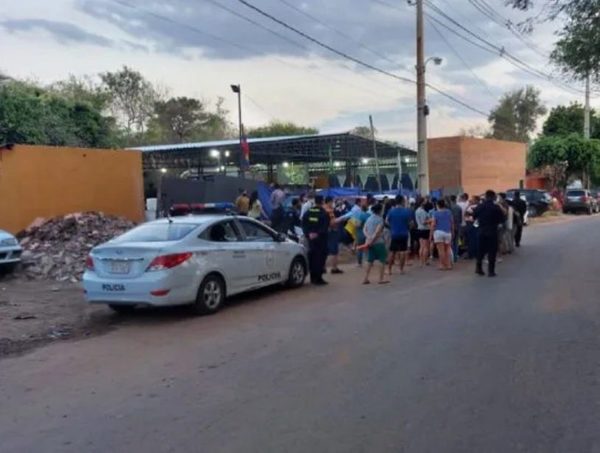 Clausuran iglesia en Lambaré denunciada por polución sonora · Radio Monumental 1080 AM