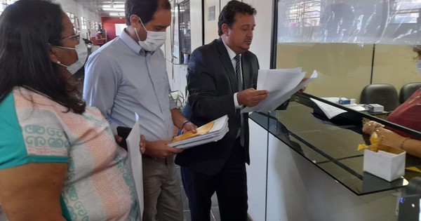 La Nación / Denunciaron ante Fiscalía a Prieto y a siete concejales de CDE por presunta licitación irregular