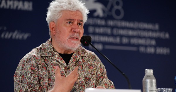 La Nación / Almodóvar y Penélope Cruz pusieron en marcha la Mostra de Venecia