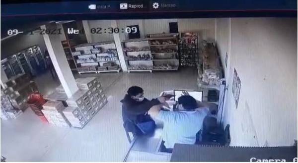 “No me dispares, no me hagas nada”: pidió trabajador a violento asaltante