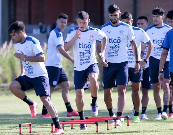 Albirroja: el once que perfila Eduardo Berizzo para visitar la altura de Quito - Megacadena — Últimas Noticias de Paraguay