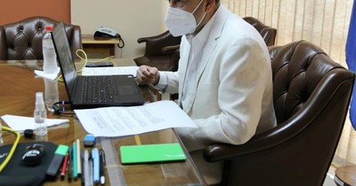 La Nación / Salomón prohíbe que directora de RRHH hable con la prensa