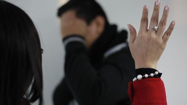 Profesor denunció a su esposa por maltrato