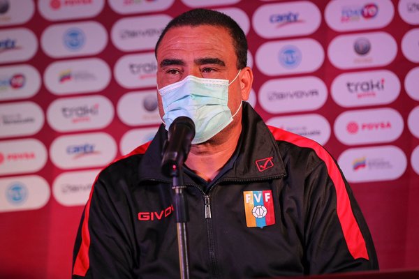 Aunque no tiene ni dos semanas con la selección, DT de Venezuela sin «presión extra» por debutar ante Argentina