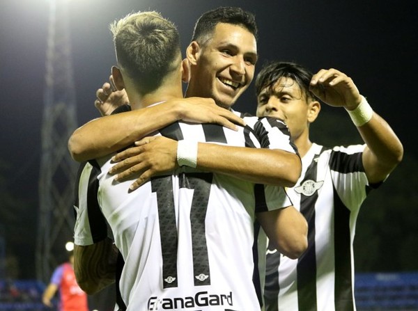 Con boletos a los octavos de final - APF