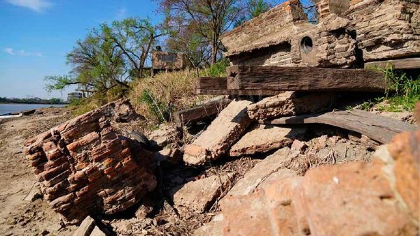 Bajante del Paraná deja ver restos de un puerto olvidado del siglo XIX