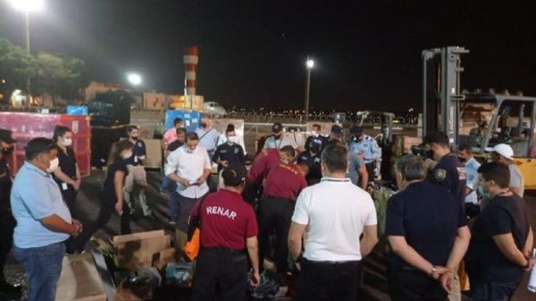 Aduanas incauta ametralladoras de contrabando en el Aeropuerto Silvio Pettirossi