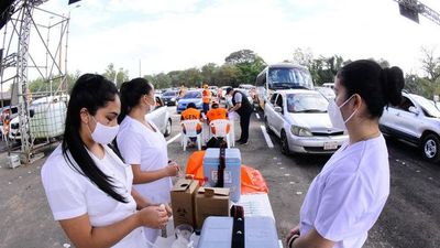 En Salud, por ahora, evitan hablar de restringir paso a no vacunados