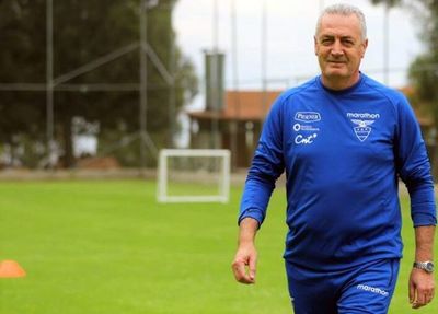 Técnico de Ecuador teme al juego aéreo albirrojo - Fútbol - ABC Color