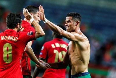 Un Cristiano de récord salva a Portugal