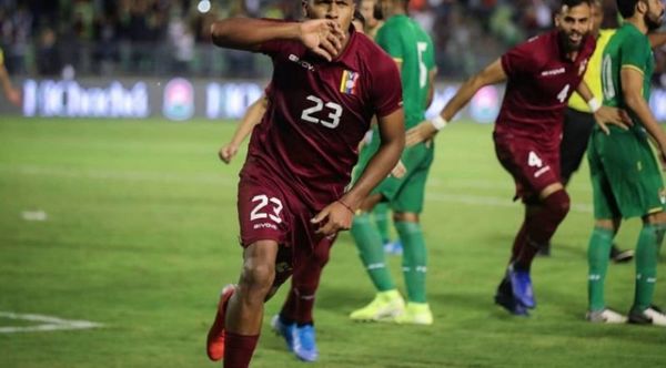 Salomón Rondón no estará frente a Paraguay en el Defensores