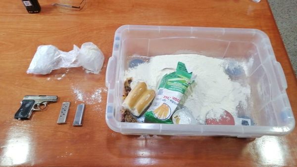 Hallan presunta dinamita en gel y un arma de fuego en cárcel de Itapúa