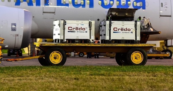 La Nación / Llegaron 50.800 dosis de la vacuna Moderna al país