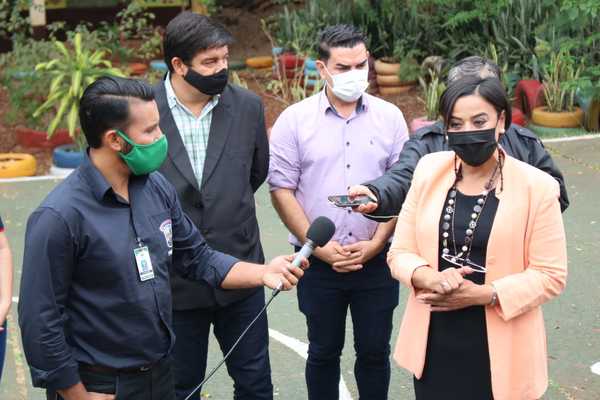 Nepotismo en Franco: Julia Ferreira ubica a sus hermanos en la comuna - La Clave