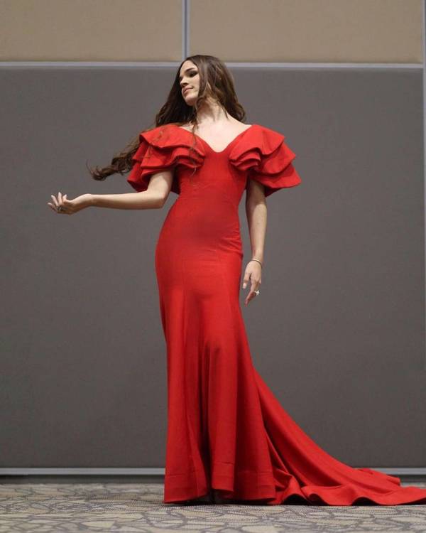 La Comadre sorprendió con un sensual atuendo en la gala de Miss Universo Paraguay