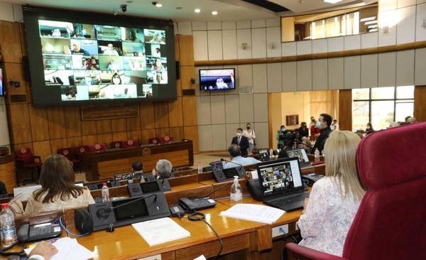 Diario HOY | Comunidad Aché de Itakyry apoya proyecto que criminaliza invasiones