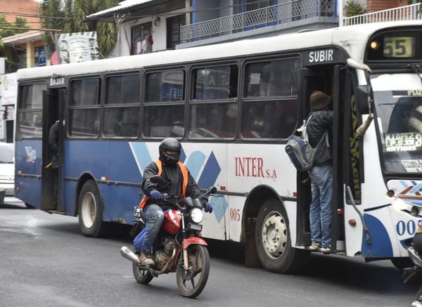 Presidente aumenta subsidios a colectiveros y mantiene precio del pasaje - Nacionales - ABC Color