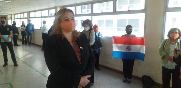 Diario HOY | Absuelven a María Esther Roa por violación de la cuarentena sanitaria